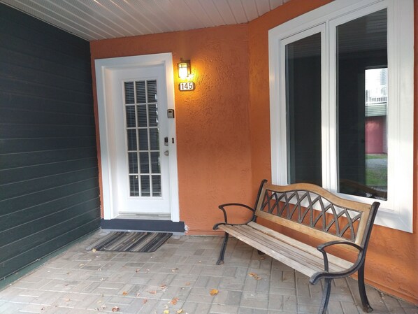 Ground Floor Front Door!  No Stairs!