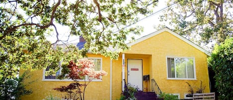 The front of the house from the street. Entrance to suite is in the back