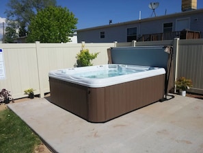 Bain à remous extérieur