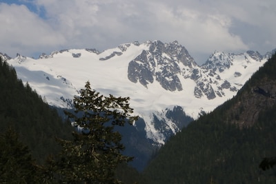 Luxury Camping on the Cascade River - Gateway to North Cascades National Park  