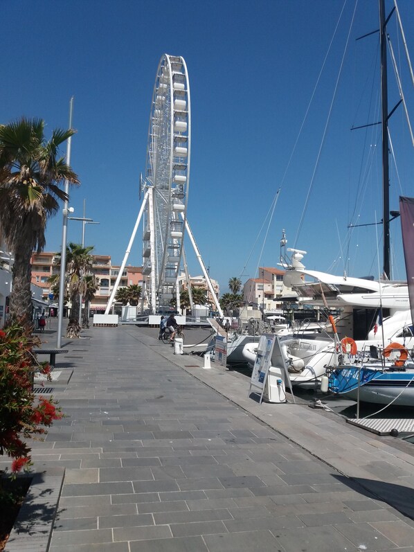 La grande roue pour prendre de la hauteur