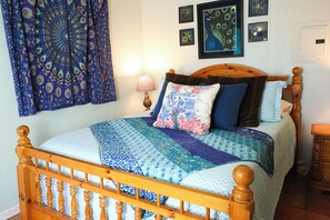 Cozy queen bed in the primary bedroom