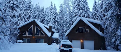 Cozy Studio Apartment near Crystal Mountain & Mt. Rainier National Park