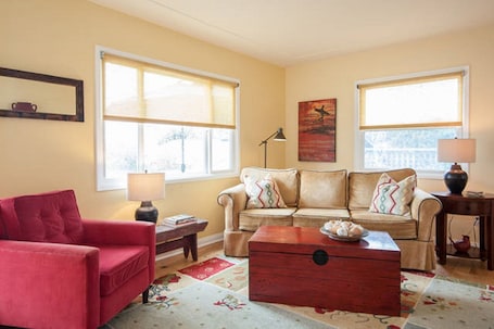 Welcome to the Ocean Beach Garden Cottage!