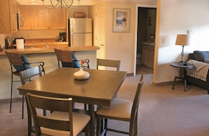 Dining table & breakfast bar. Seating for 6