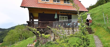 Außenseite Ferienhaus [Sommer]