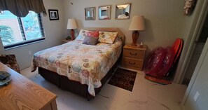 Master Bedroom with queen bed