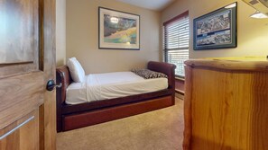 Guest Room Twin