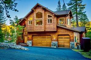 Largest great room in our inventory! 