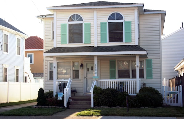 House - 2nd floor private entry behind white gate on right