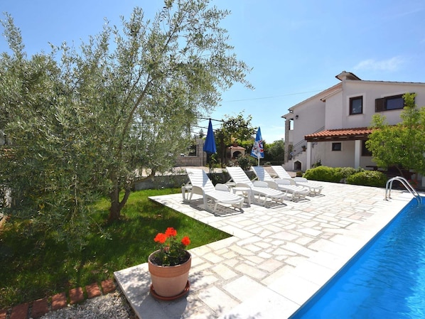 Holiday Home Swimming Pool