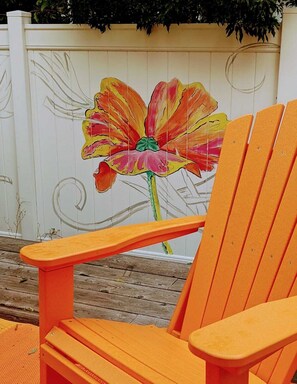 More handpainted ART greets you on the back deck
