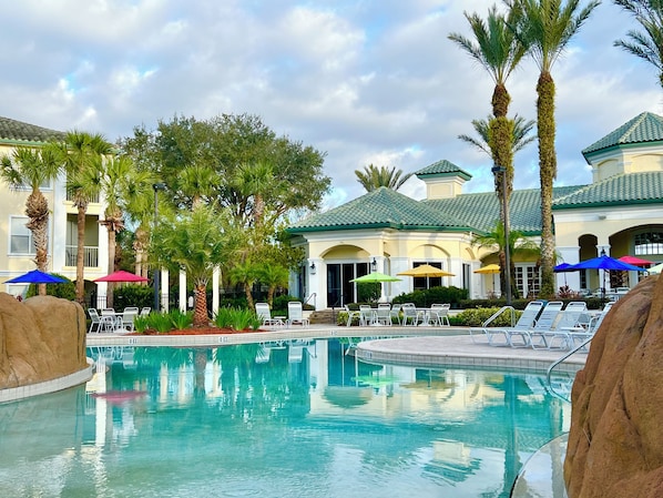 Beach Style Walkin Heated Swimming Pool