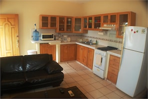 Full kitchen with all applicances and utensils!