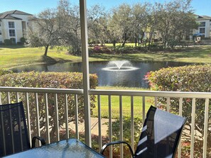 Screened Patio with Lake and Fountain Views !