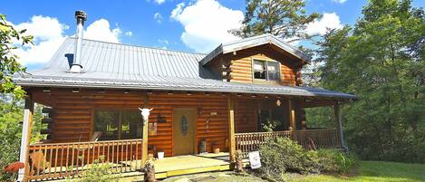 Bison Overlook Lodge...come relax on the ranch.