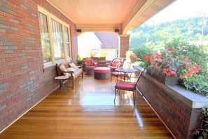 Great spot for morning breakfast or coffee