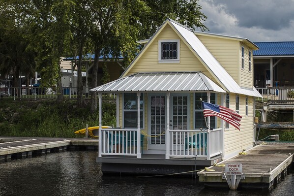 the sweet yellow boat