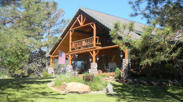 Front of Lodge

