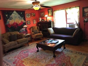 Large Living Room area, roomy, and cozy