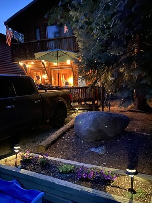 Summer nights in Lemmon Lodge 