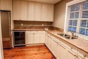 Butler's Pantry - great prep area for dinner or events.