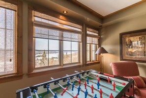 Equinoxe 140-1/  Unbeatable Views With Pool