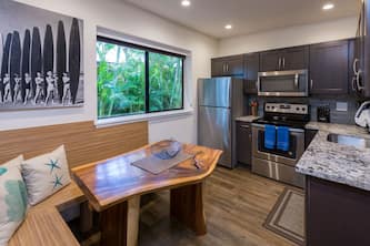 Villas By The Cove, Villa 2 · 1 Bedroom Beach Villa Steps to the Sand