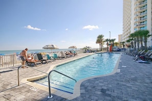 Outdoor Hot tub and Heater Pool