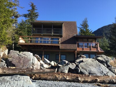 View from the beach. Raven's Roost is the upper 2 floors with the 3 decks.