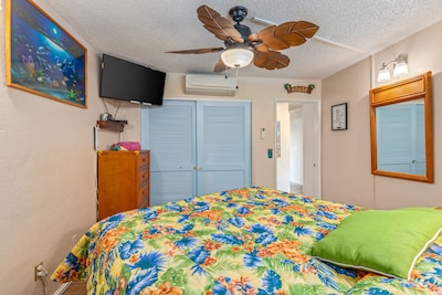 UPDATED! Spectacular Views! Fully Air Conditioned! King Bed! B27