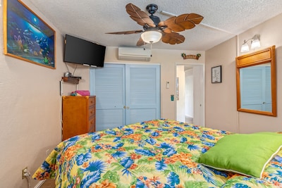 UPDATED! Spectacular Views! Fully Air Conditioned! King Bed! B27