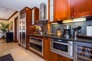 Fully equipped Kitchen designed by Chef Roy Yamaguci