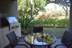Built-in Viking BBQ on lanai