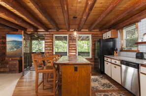 Fully equipped Kitchen, bar, lanai