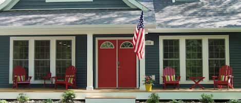 Charming front of the house!