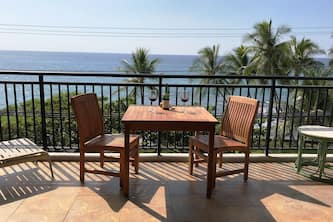 KONA ALII 306 OCEANFRONT CONDO, 1 BDRM 2 BTH, AMAZING VIEW IN THE HEART OF KONA
