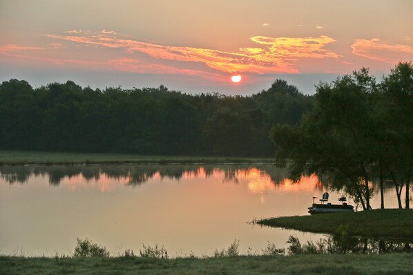 Sunrise on the pond