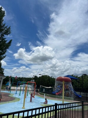 Splash zone (next to the pool) for the little ones of the family.