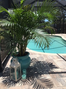 The Casa Coco | Coronado: Updated home, Heated pool close to S. Venice beach. 