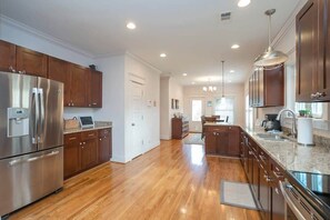 Spacious Fully Stocked Kitchen