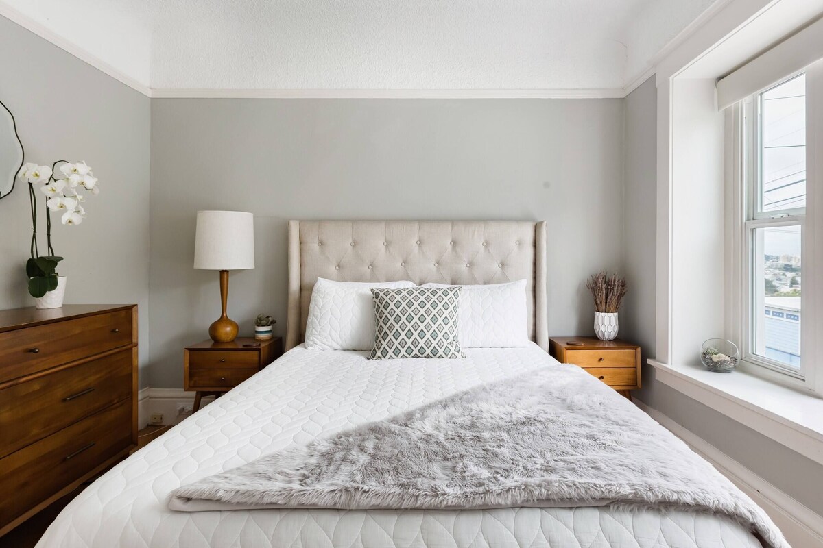 Beautiful Victorian home in Noe Valley with gorgeous spacious backyard