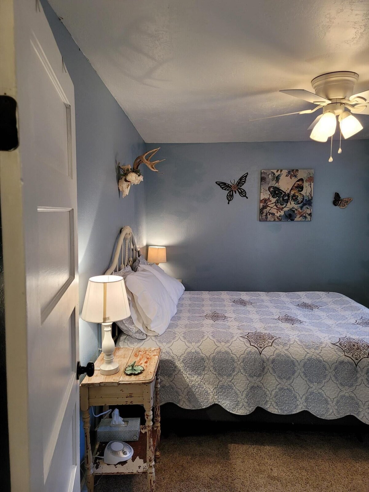 Freshly Renovated 1911 Historic Cottage- 60 Minutes to Grand Canyon