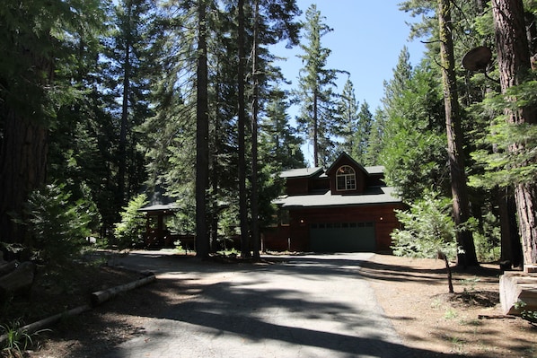 Front of house with flat driveway 
