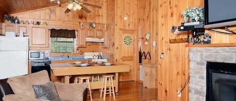 Kitchen / Dining area