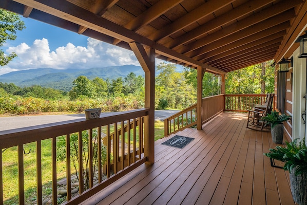 Gorgeous mountain views from the front porch.