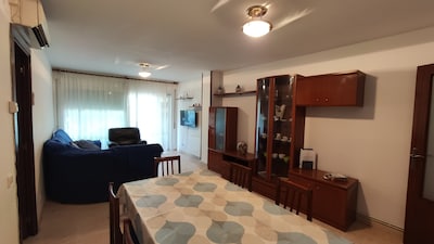 Amplio apartamento en planta baja en la Costa Dorada, a 100mts de la playa