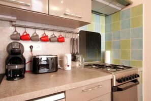 Fully-equipped kitchen work plan