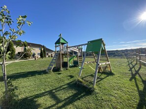 Large 6-hectare park - Children's play area - Table tennis