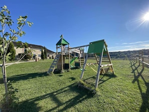 Aire de jeux pour enfants - Casa Guillarmou